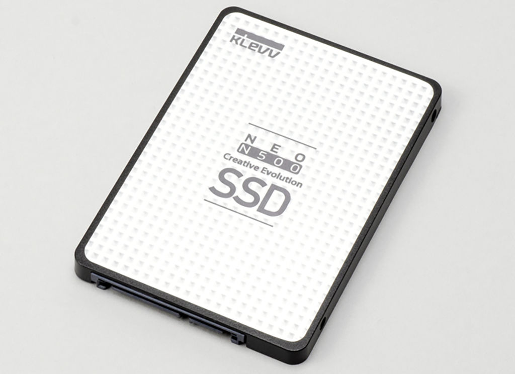 メモリーと同じく、Essencore製となるKLeVVブランドの「NEO N500 480GB（D480GAA-N500）」だ
