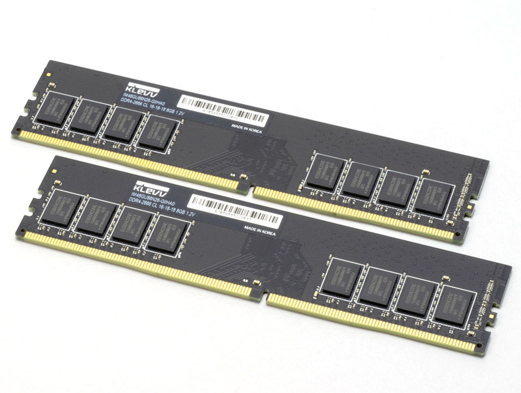 SSDと同じ、Essencore製のDDR4-2666 8GB×2枚セット品。CASレイテンシーが、“CL16-18-18”と高速なうえ、1万2000円前後と安価だ