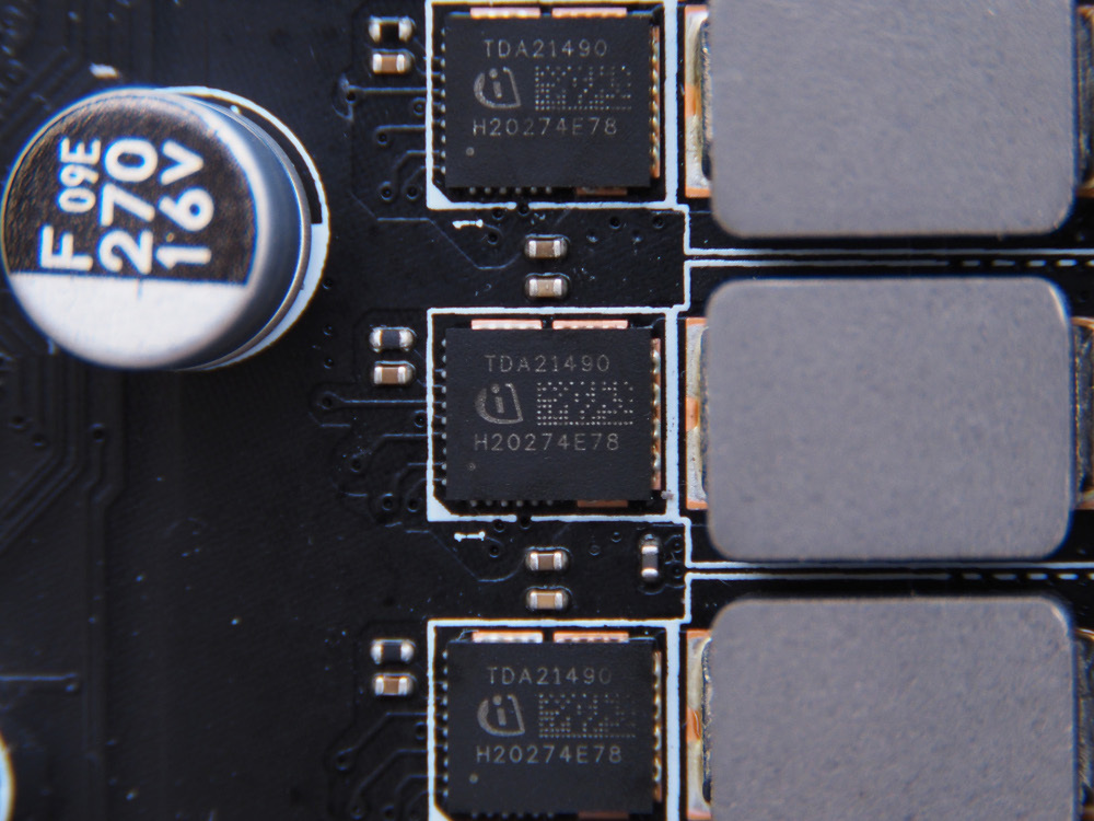 MOSFETはInfineonの「TDA21490」