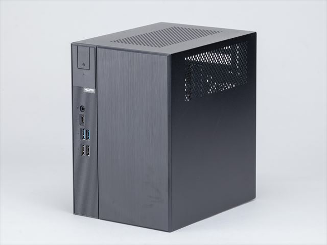 グラボが搭載可能な小型ベアボーン「DeskMeet」にRadeon RX 6400